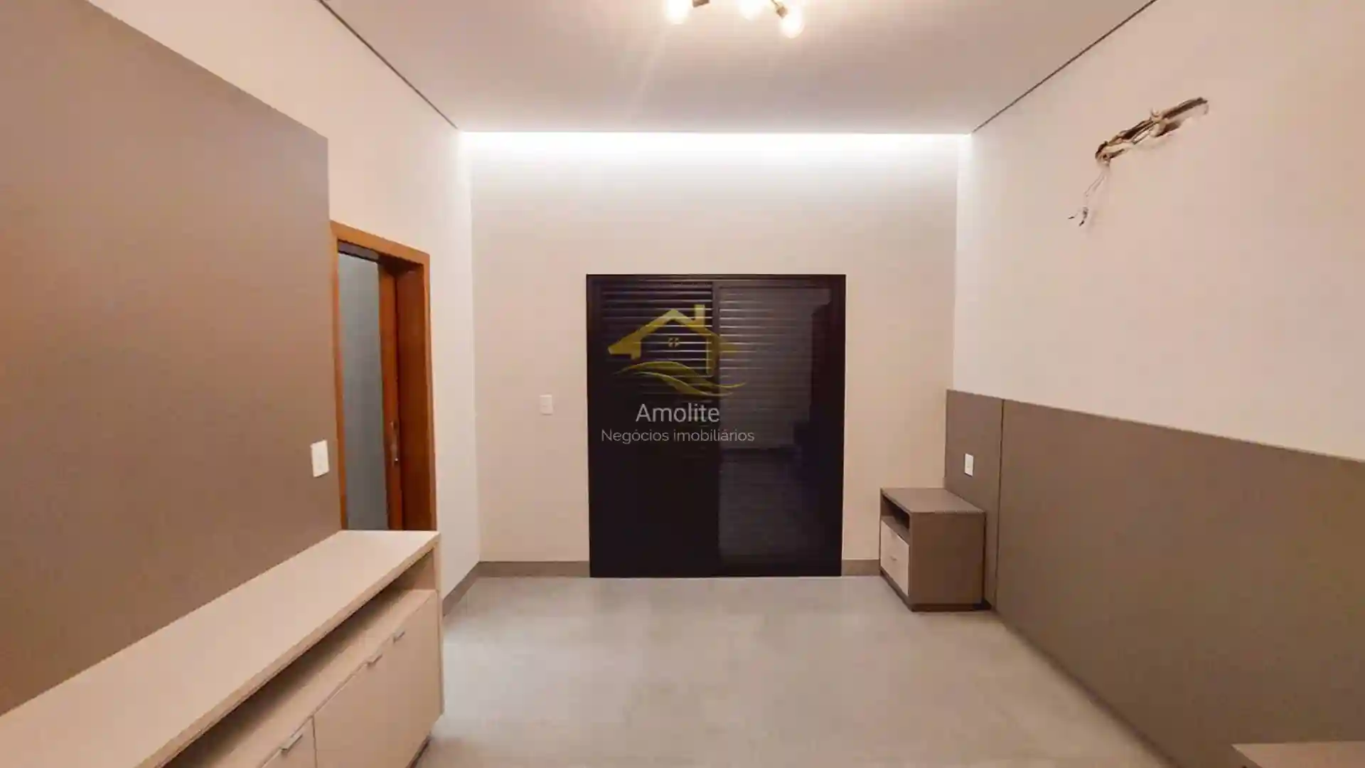 Casa de Condomínio com 3 quartos à venda, 215m² — foto 8 de 35