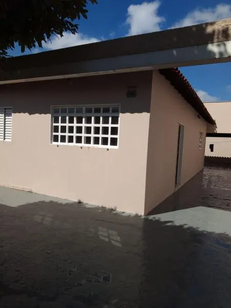 Casa à venda — foto 1 de 4