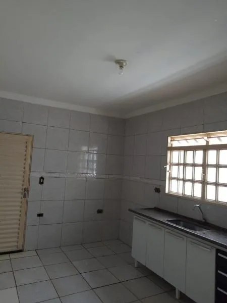 Casa à venda — foto 4 de 4