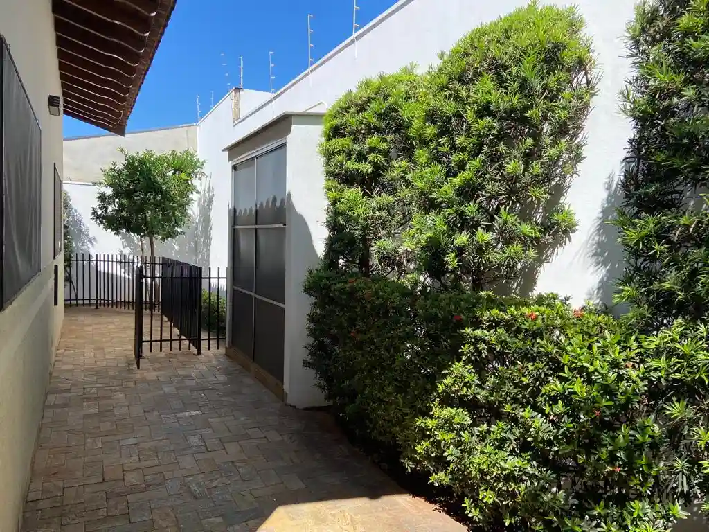 Casa com 3 quartos à venda, 250m² — foto 22 de 25