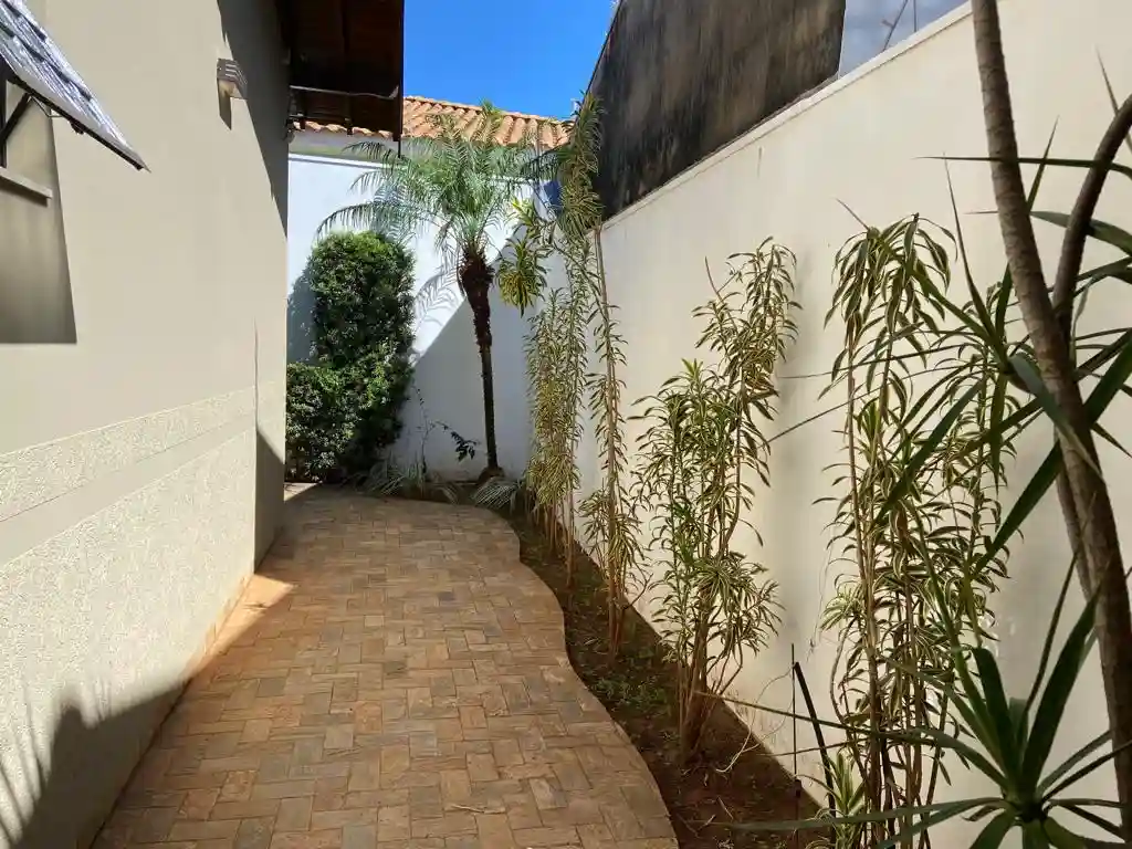 Casa com 3 quartos à venda, 250m² — foto 20 de 25