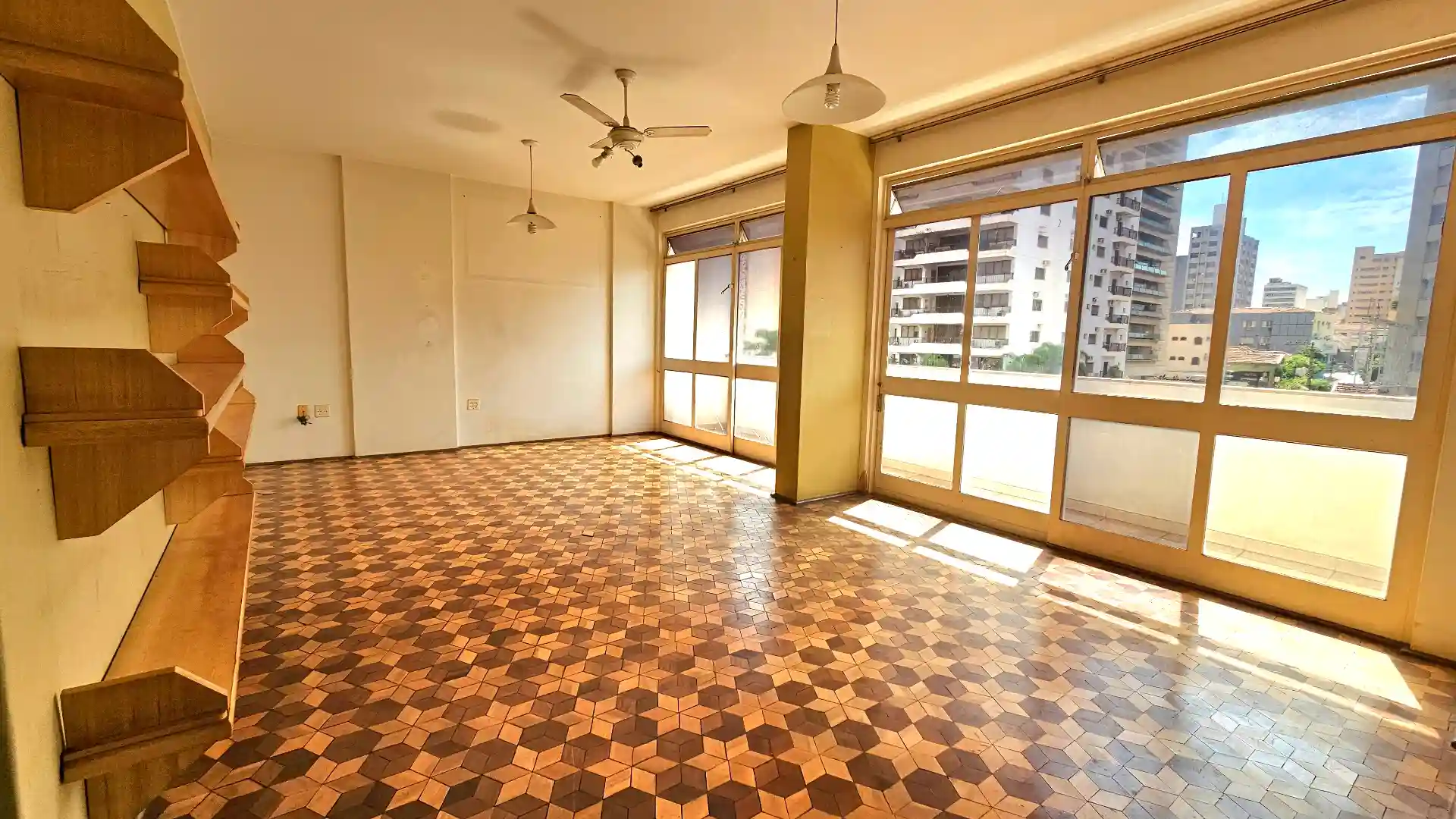Apartamento com 3 quartos à venda, 150m² — foto 1 de 28