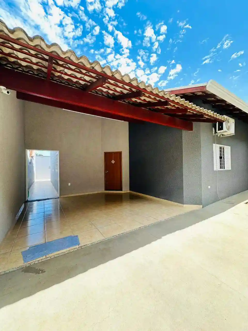 Casa com 3 quartos à venda, 157m² — foto 1 de 9