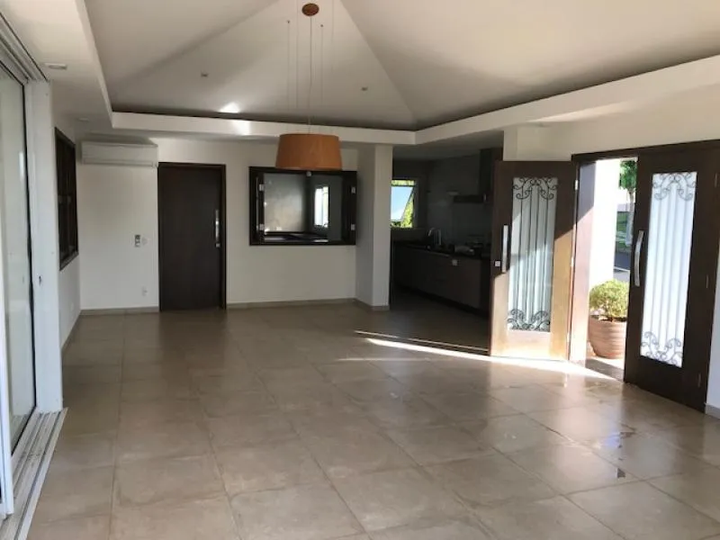 Casa de Condomínio à venda — foto 2 de 6