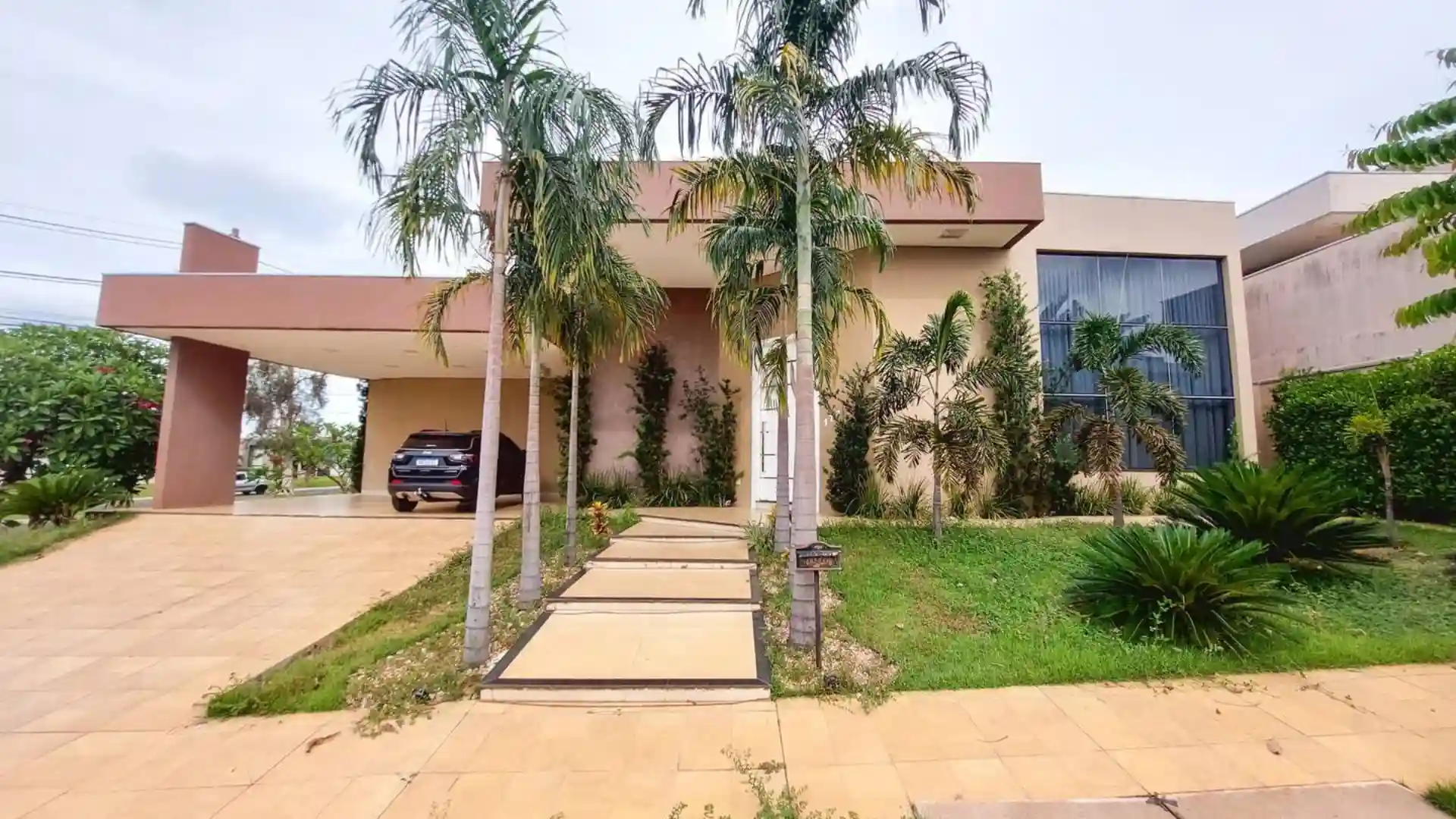 Casa de Condomínio com 4 quartos à venda, 240m² — foto 1 de 25
