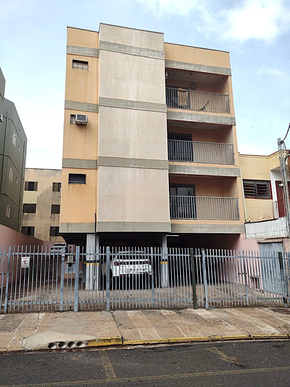 Apartamento com 2 quartos à venda, 65m² — foto 1 de 18