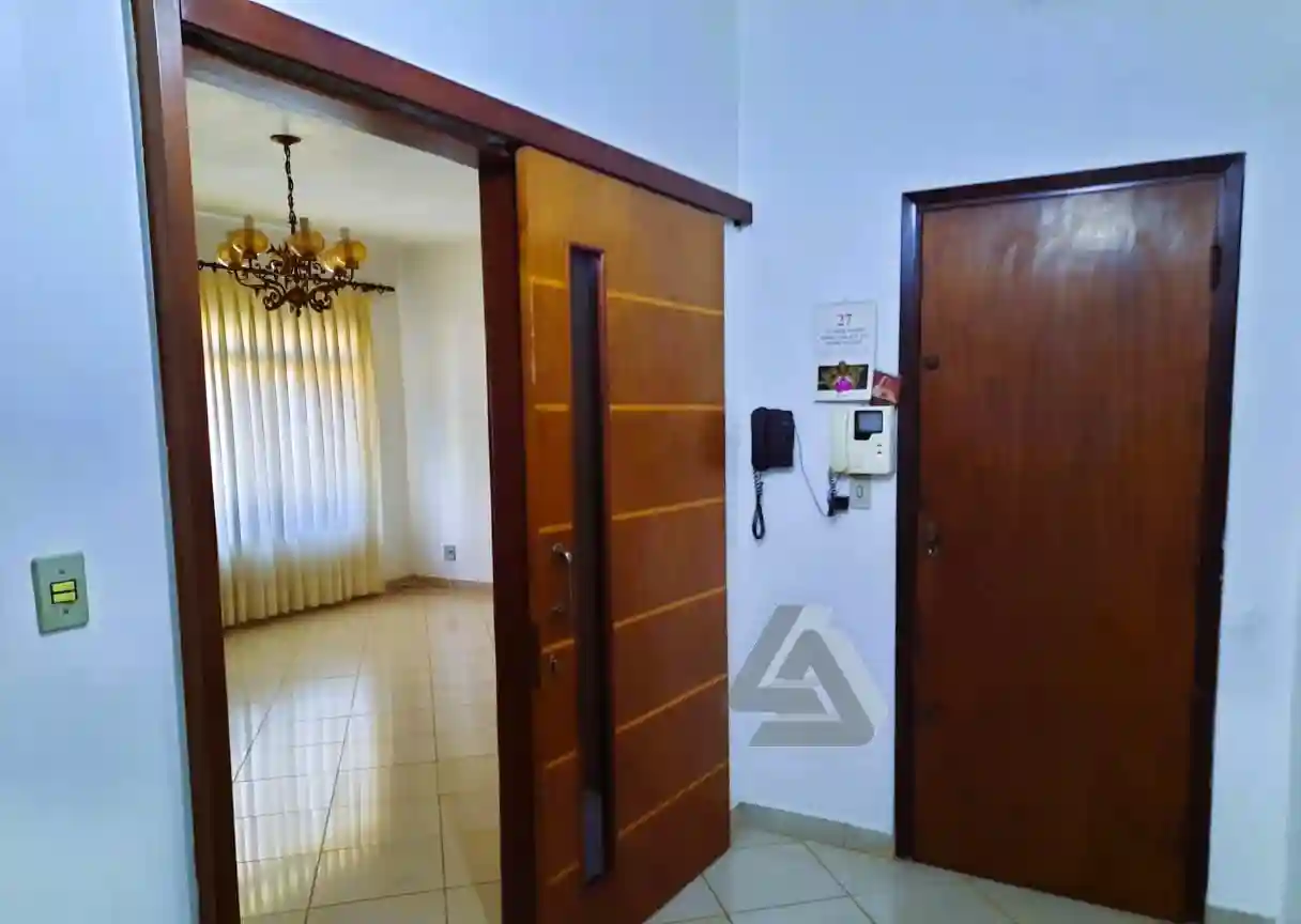 Casa Comercial com 4 quartos para aluguel, 600m² — foto 15 de 18