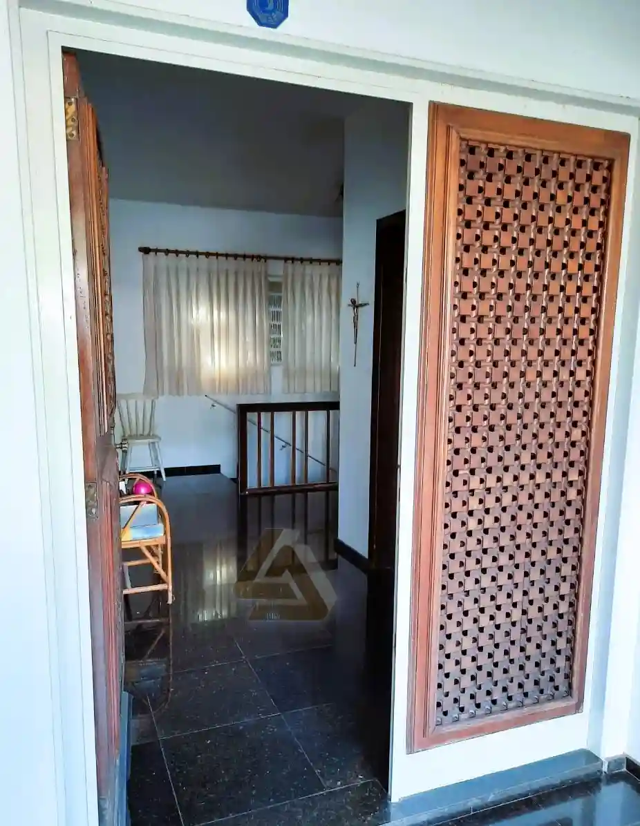 Casa Comercial com 4 quartos para aluguel, 600m² — foto 2 de 18