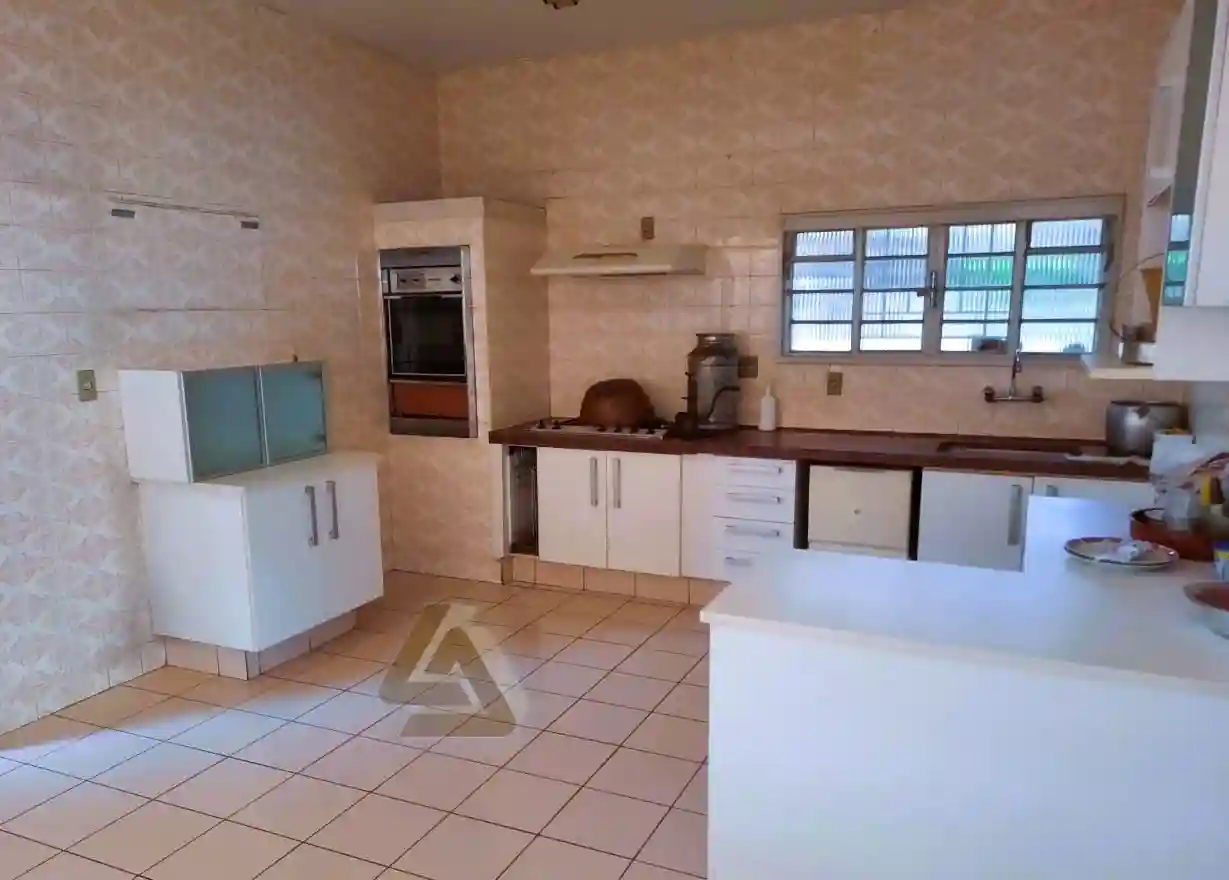 Casa Comercial com 4 quartos para aluguel, 600m² — foto 8 de 18