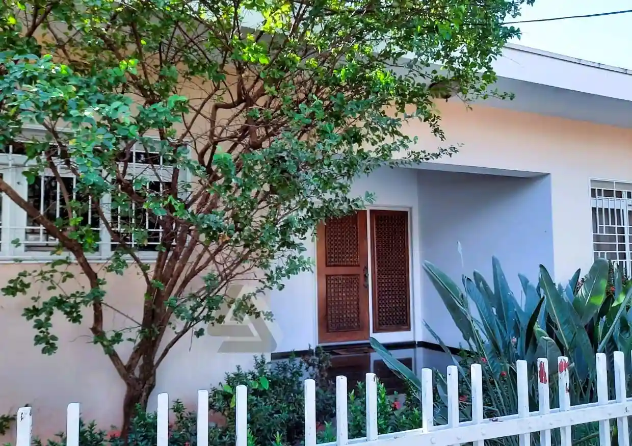 Casa Comercial com 4 quartos para aluguel, 600m² — foto 1 de 18