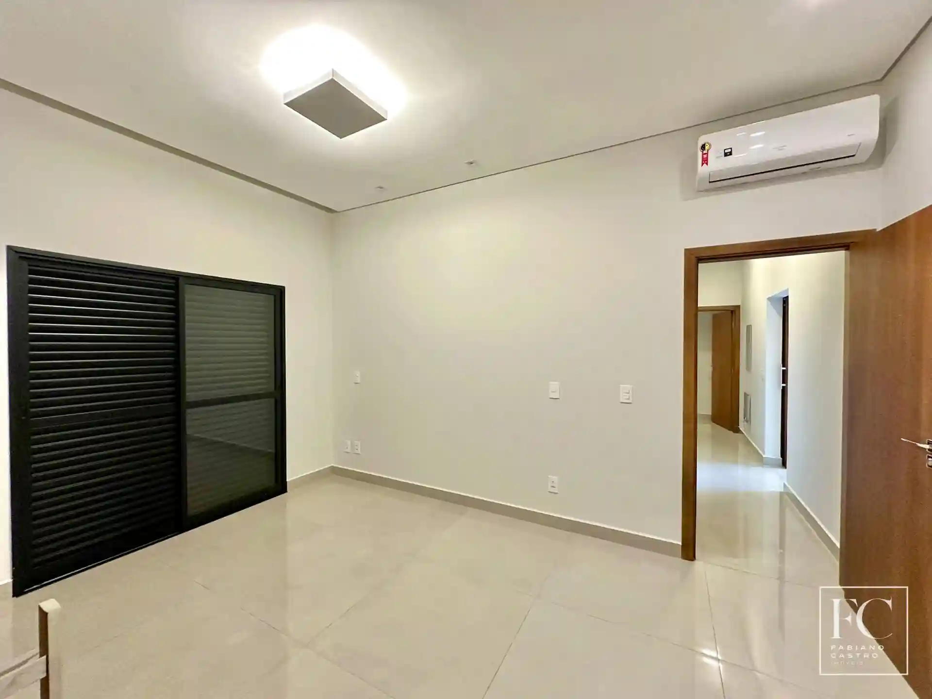 Casa de Condomínio com 3 quartos à venda, 240m² — foto 18 de 23