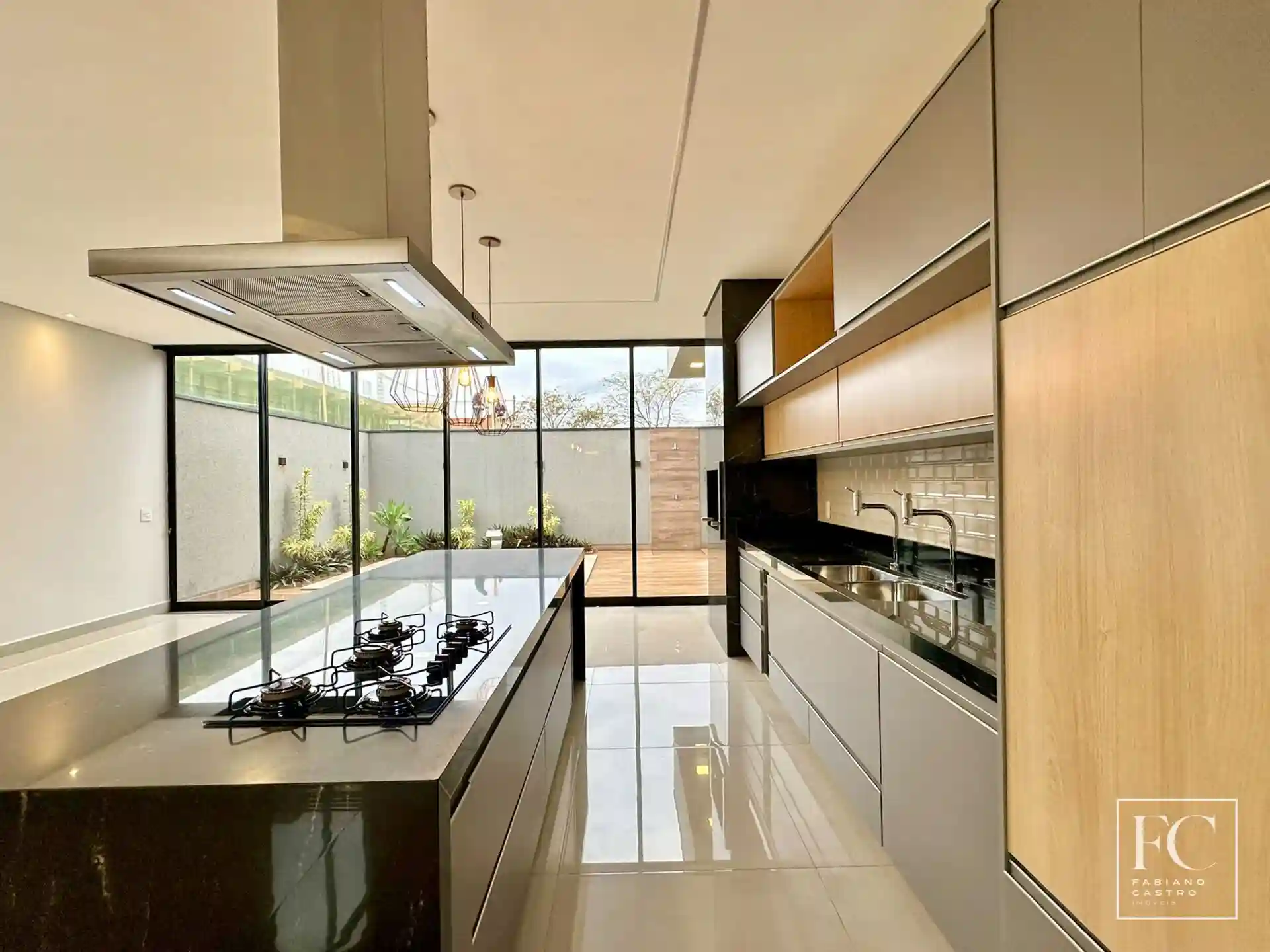 Casa de Condomínio com 3 quartos à venda, 240m² — foto 9 de 23