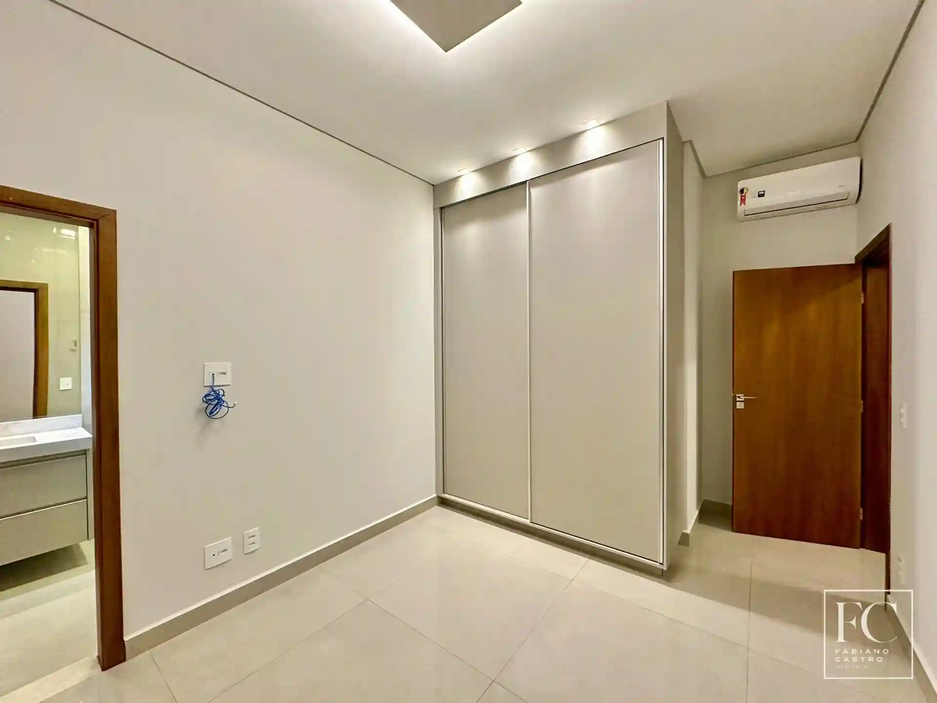 Casa de Condomínio com 3 quartos à venda, 240m² — foto 22 de 23