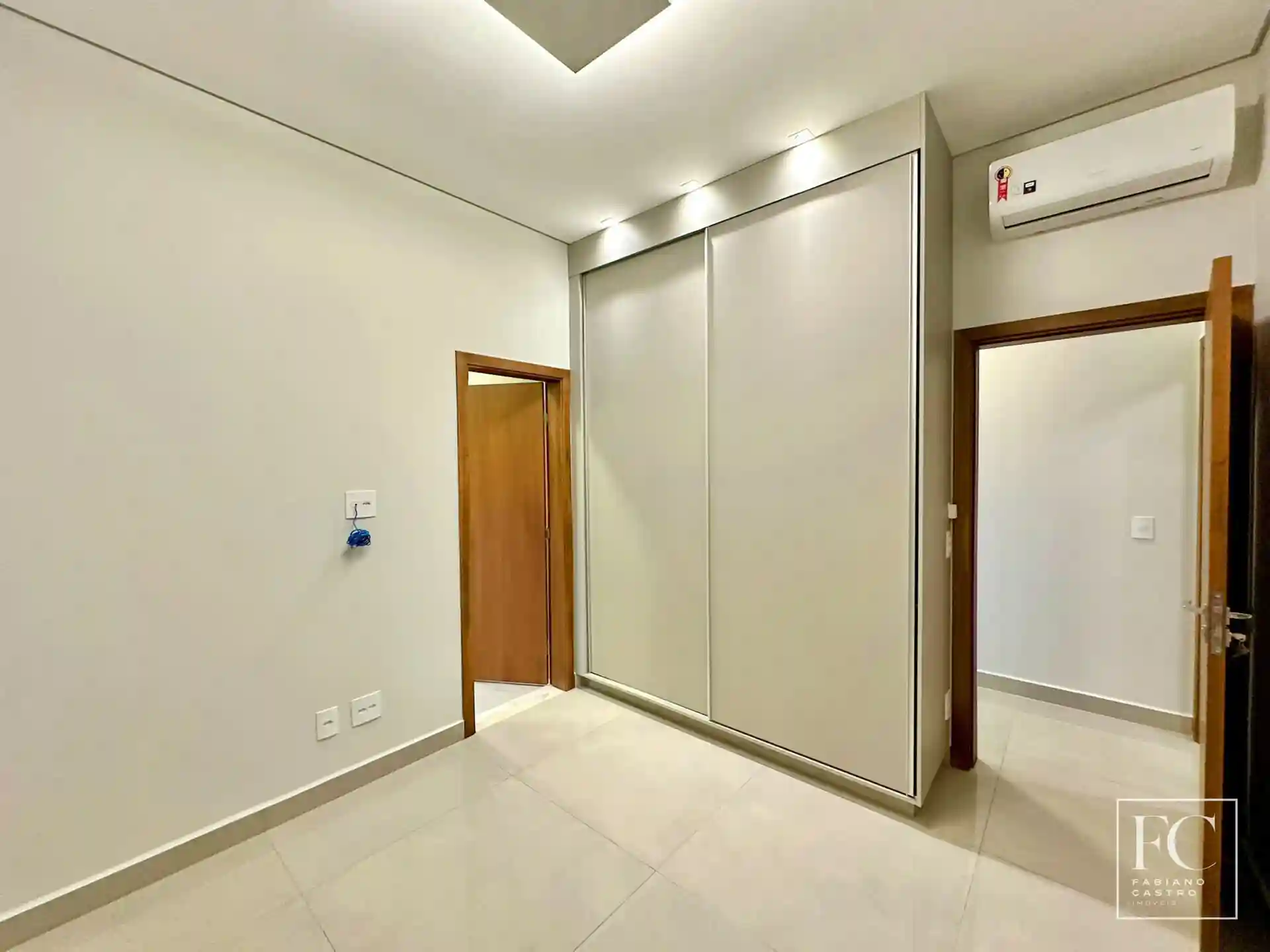 Casa de Condomínio com 3 quartos à venda, 240m² — foto 21 de 23