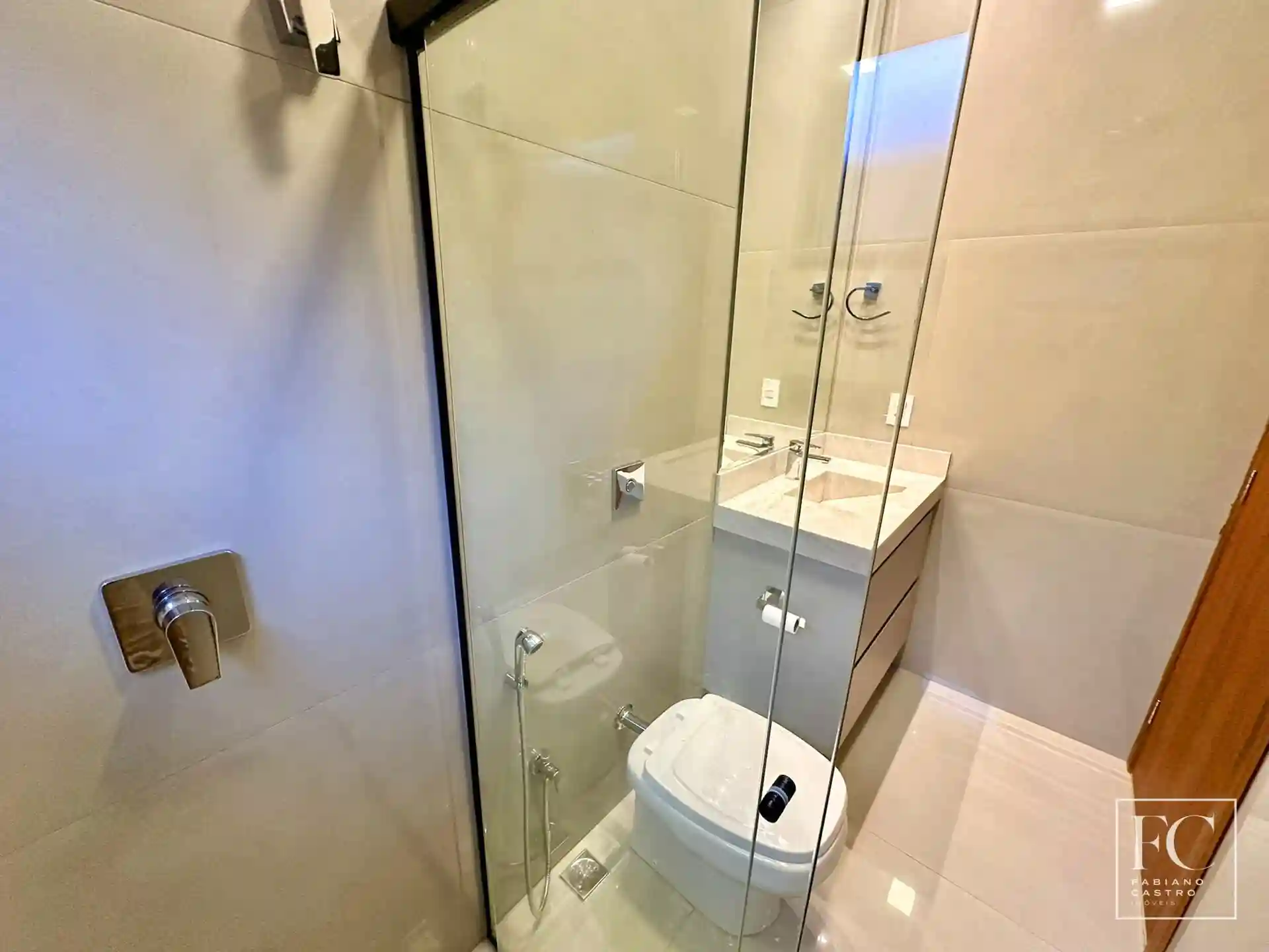 Casa de Condomínio com 3 quartos à venda, 240m² — foto 20 de 23