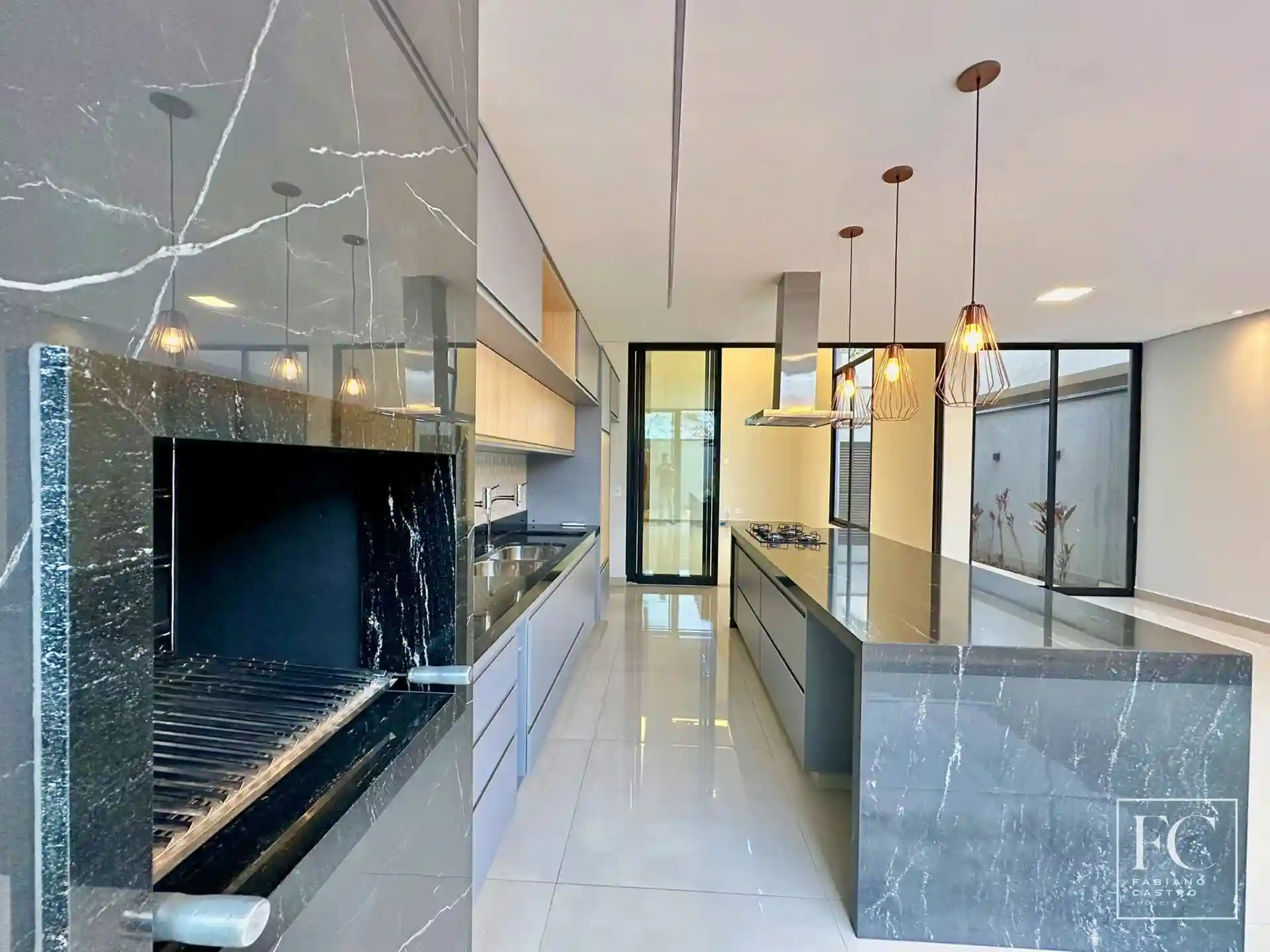 Casa de Condomínio com 3 quartos à venda, 240m² — foto 13 de 23