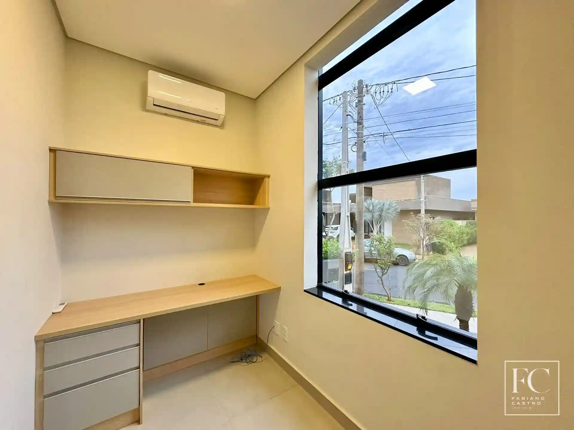 Casa de Condomínio com 3 quartos à venda, 240m² — foto 3 de 23