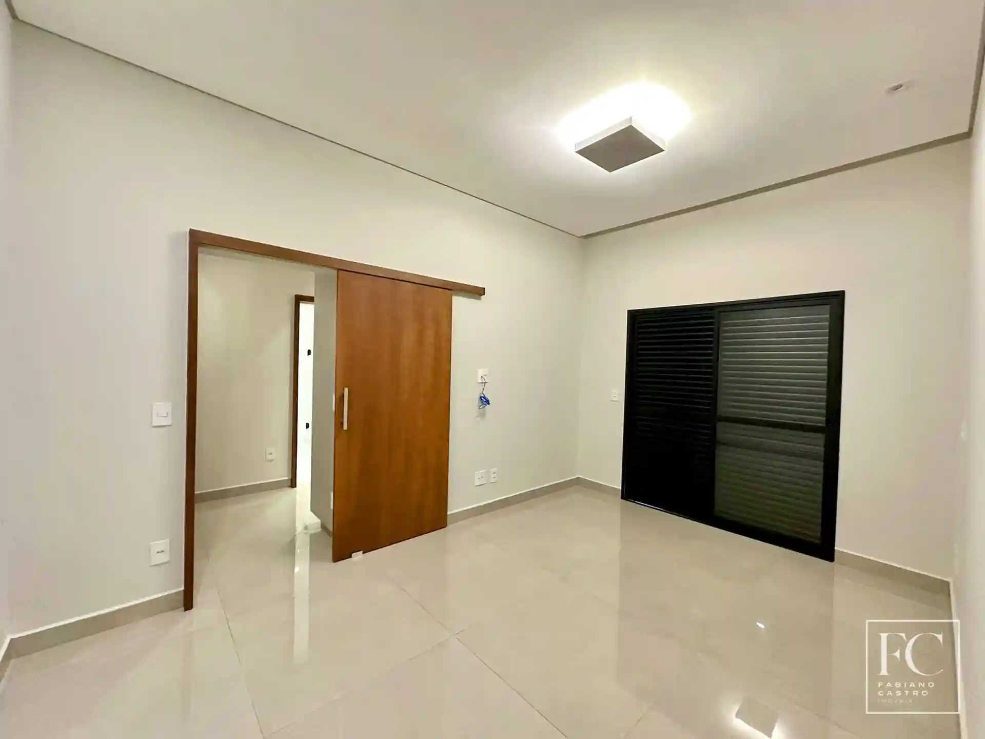 Casa de Condomínio com 3 quartos à venda, 240m² — foto 15 de 23