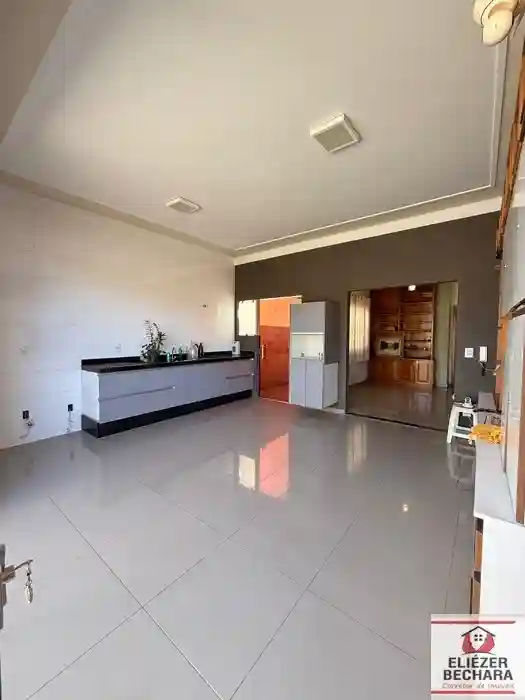 Casa com 3 quartos à venda, 136m² — foto 2 de 27