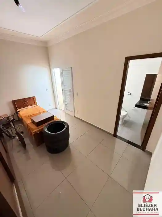 Casa com 3 quartos à venda, 136m² — foto 3 de 27