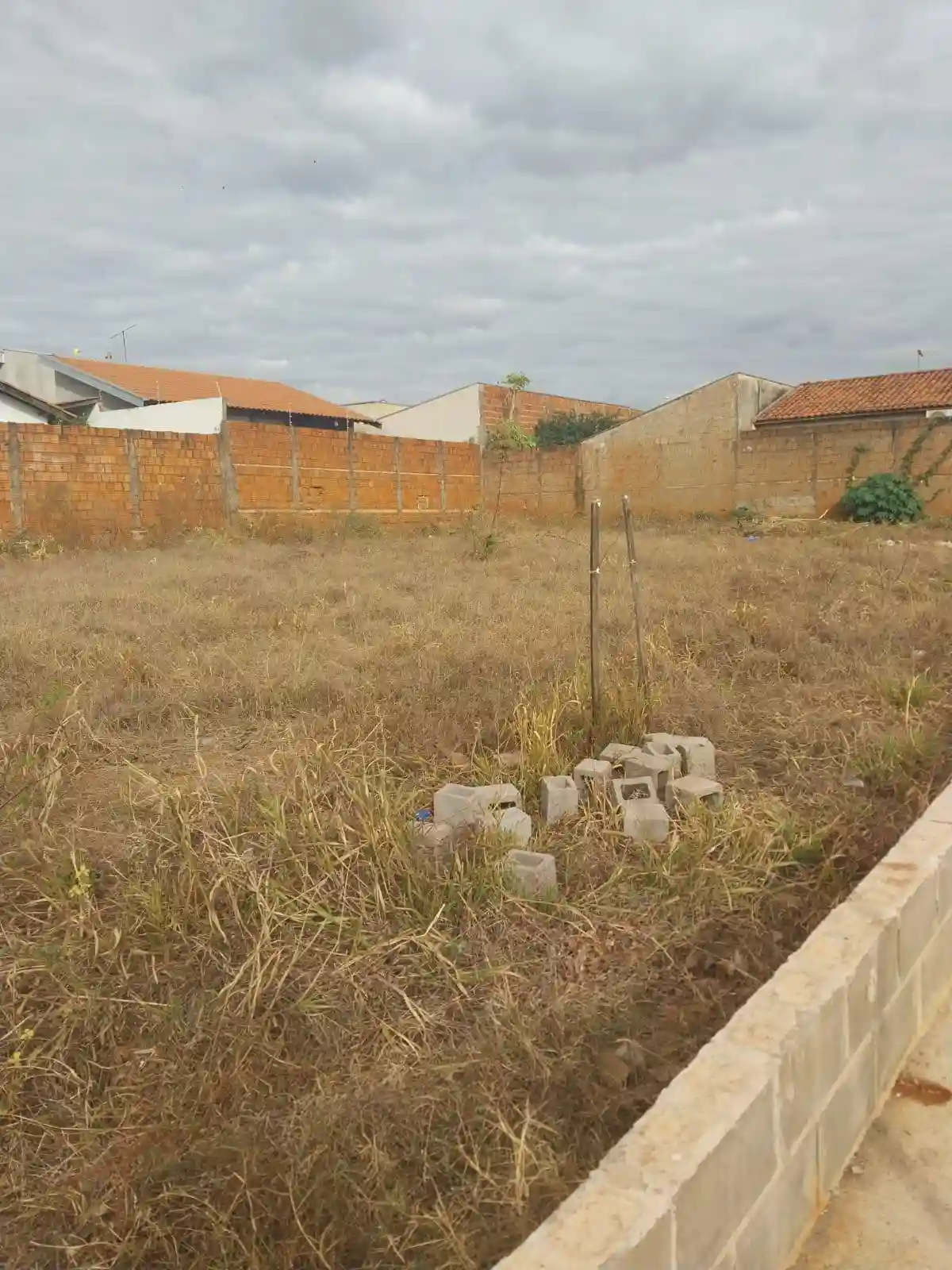 Terreno / Lote / Condomínio  à venda, 200m² — foto 1 de 1