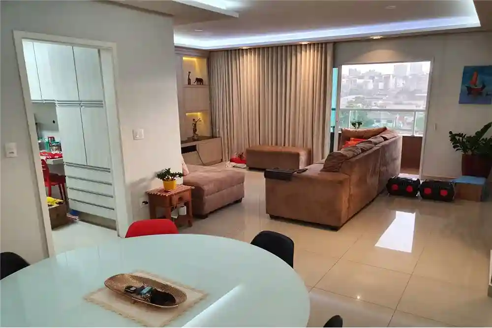 Apartamento com 3 quartos à venda, 192m² — foto 2 de 11