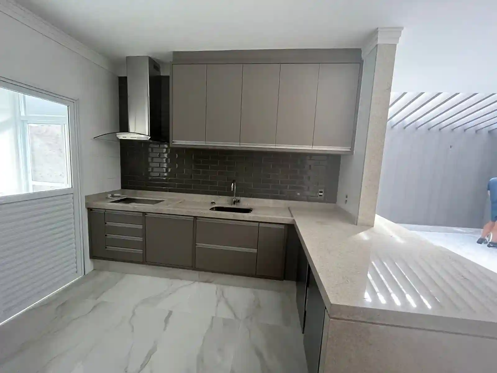 Casa de Condomínio com 3 quartos à venda, 267m² — foto 2 de 13