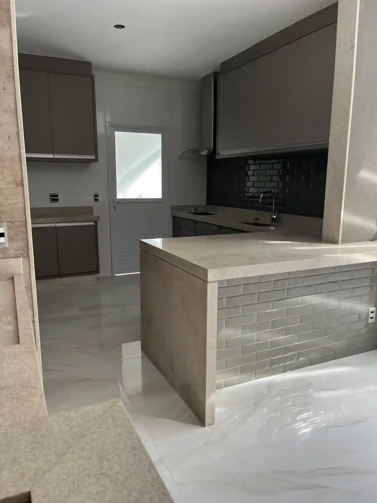 Casa de Condomínio com 3 quartos à venda, 267m² — foto 1 de 13