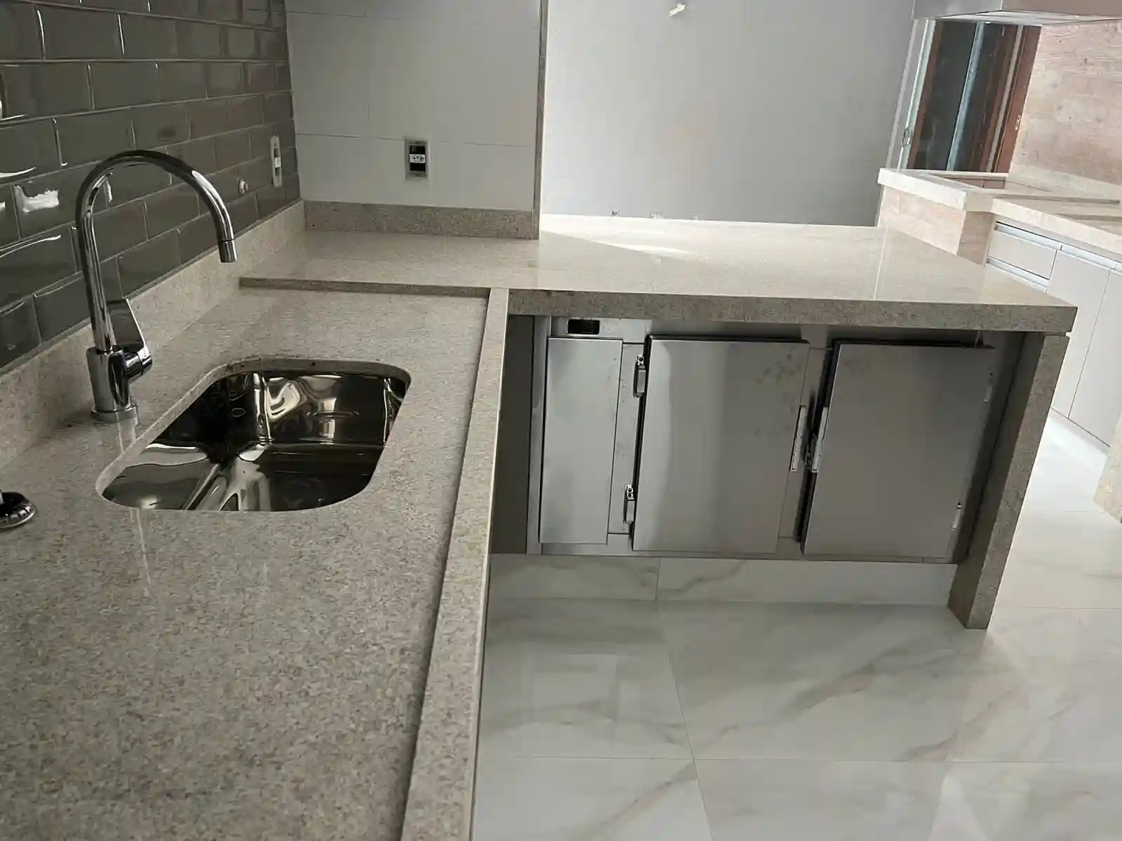 Casa de Condomínio com 3 quartos à venda, 267m² — foto 3 de 13
