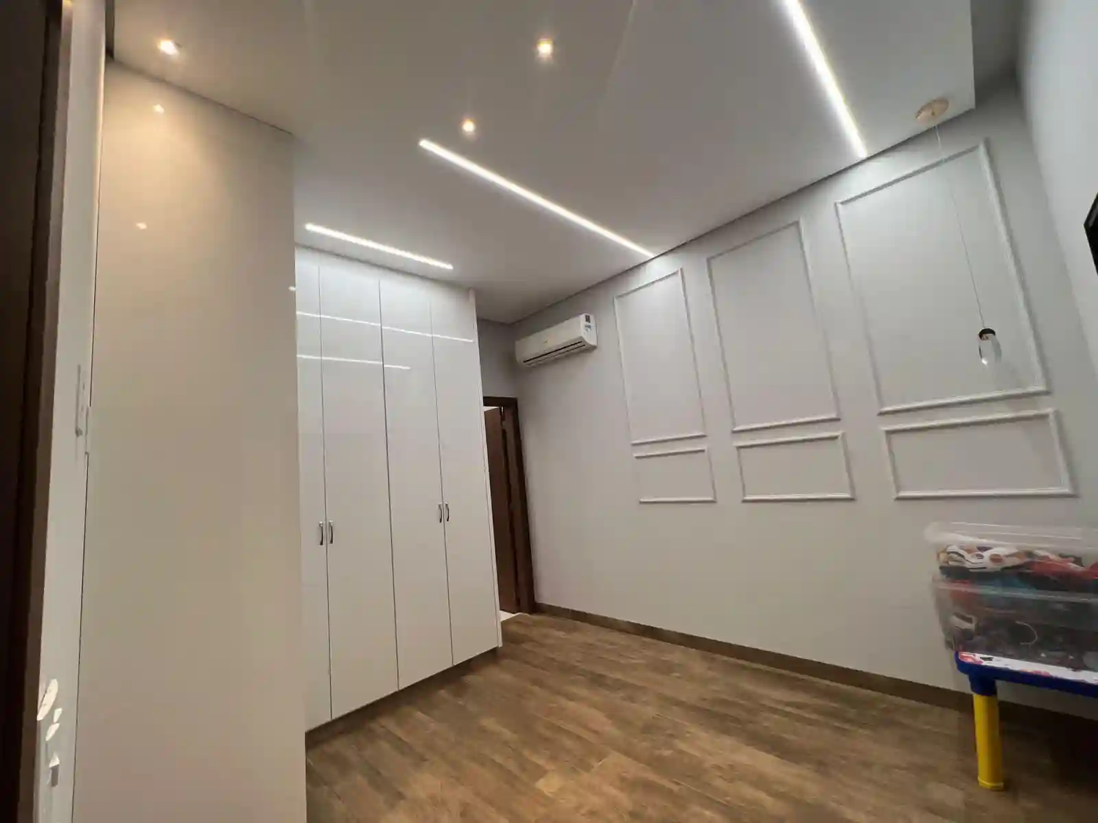 Casa de Condomínio com 3 quartos à venda, 360m² — foto 2 de 15