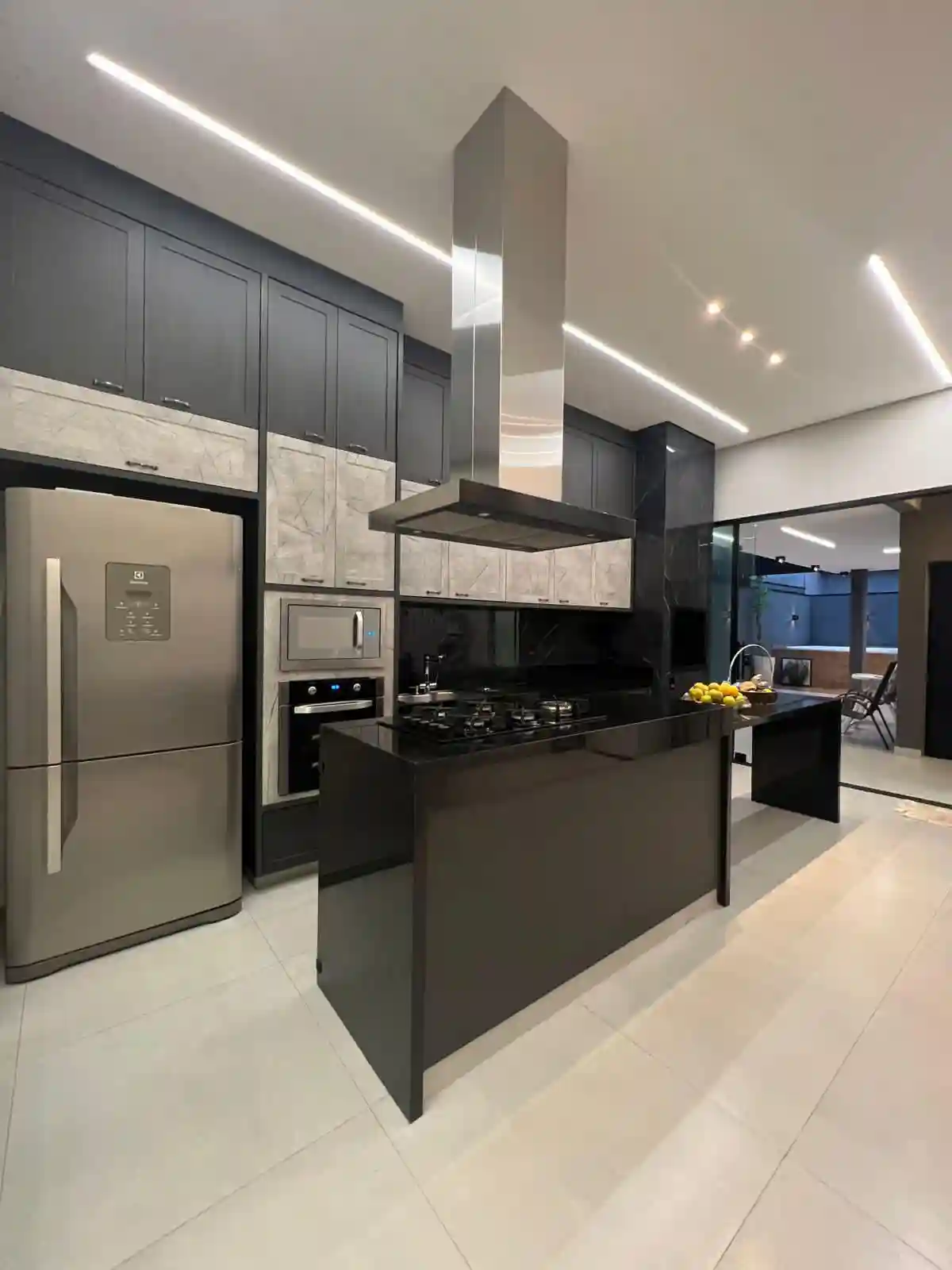 Casa de Condomínio com 3 quartos à venda, 360m² — foto 14 de 15