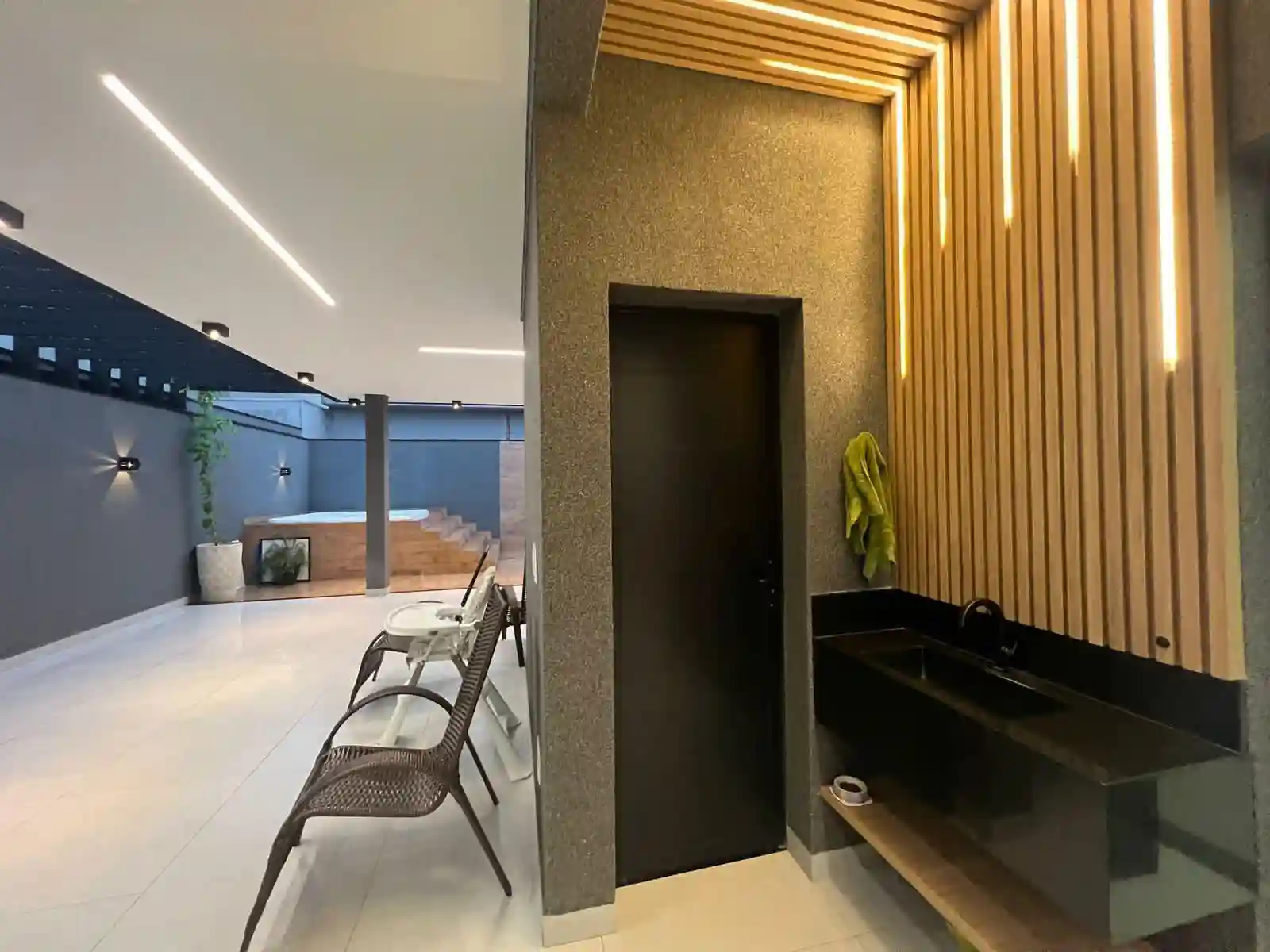 Casa de Condomínio com 3 quartos à venda, 360m² — foto 12 de 15