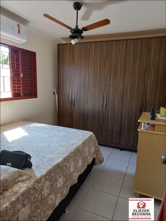 Casa à venda — foto 2 de 6