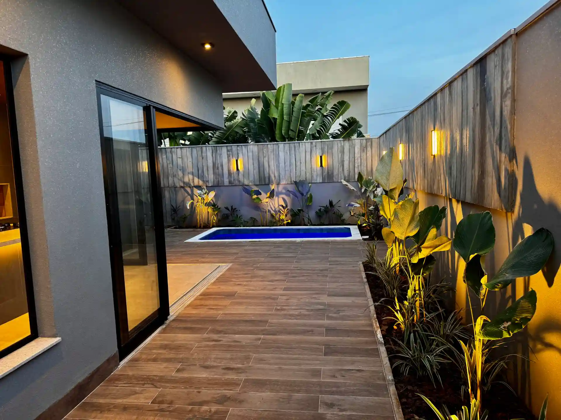 Casa de Condomínio com 3 quartos à venda, 160m² — foto 4 de 7