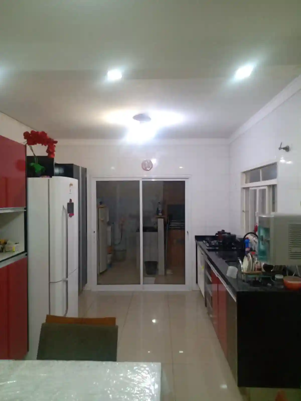 Casa com 3 quartos à venda, 200m² — foto 1 de 14