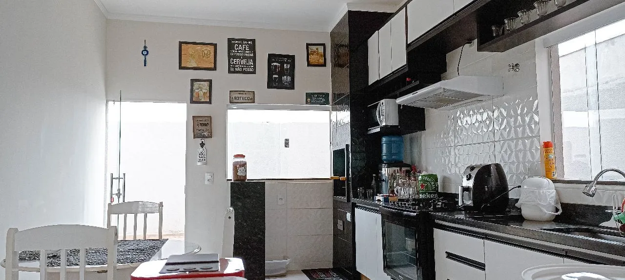 Casa à venda — foto 1 de 16