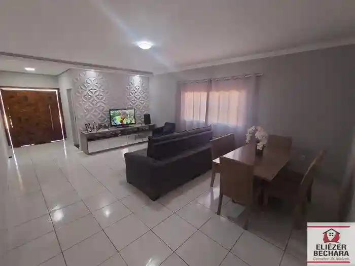 Fazenda / Sítio / Chácara com 3 quartos à venda, 1000m² — foto 1 de 39