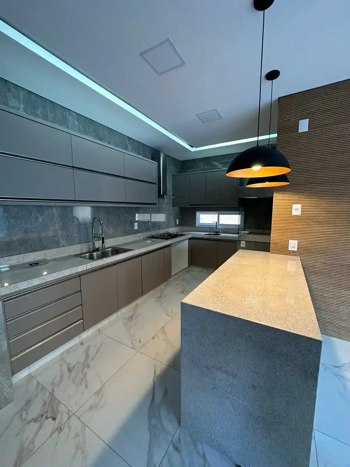 Casa de Condomínio com 4 quartos à venda, 400m² — foto 4 de 11