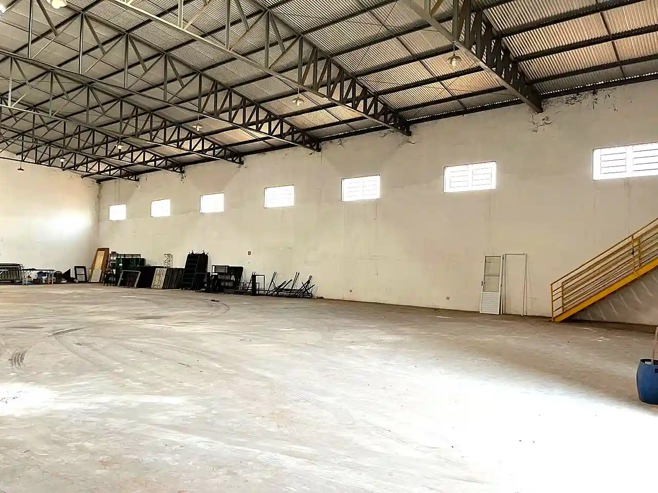 Galpão / Depósito / Armazém  para aluguel, 1150m² — foto 7 de 11