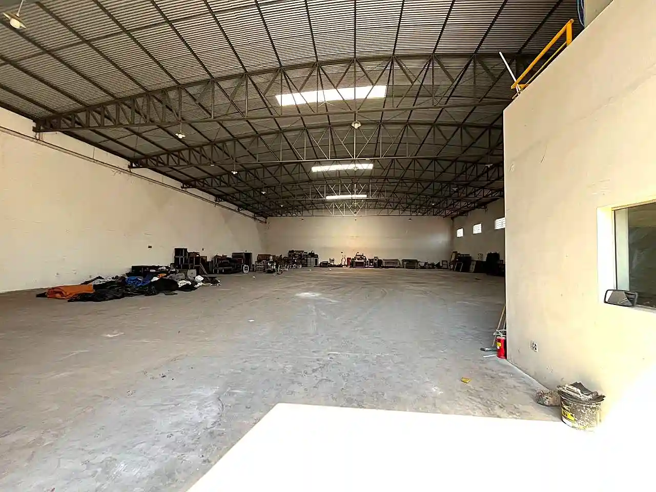 Galpão / Depósito / Armazém  para aluguel, 1150m² — foto 4 de 11