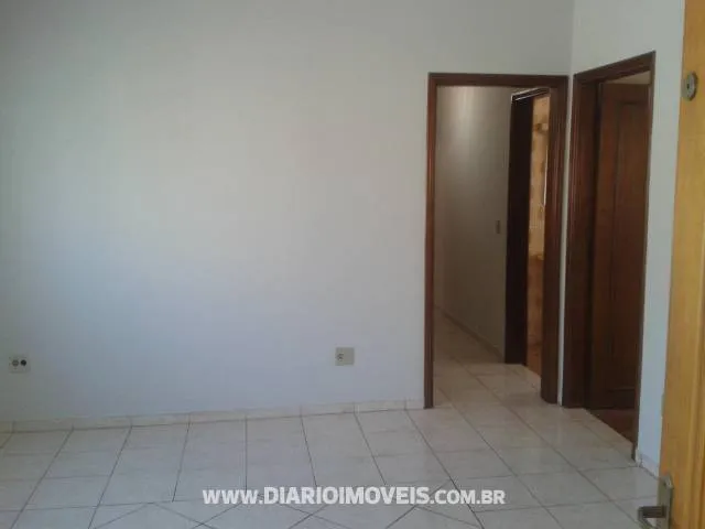 Casa à venda — foto 2 de 2