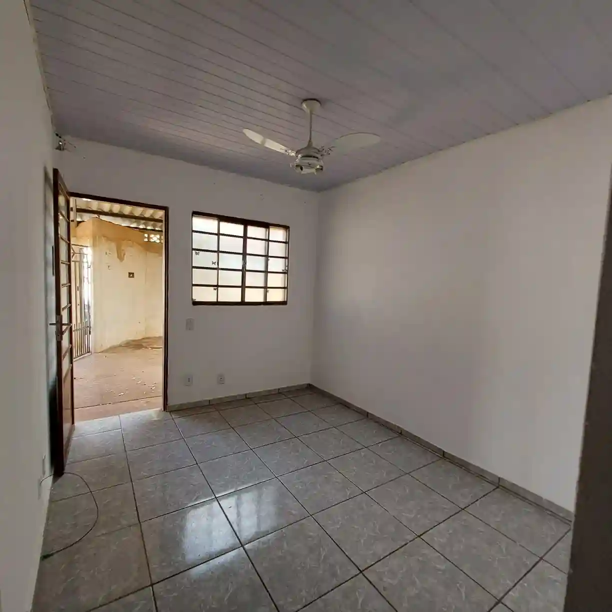 Casa com 2 quartos à venda, 200m² — foto 2 de 10