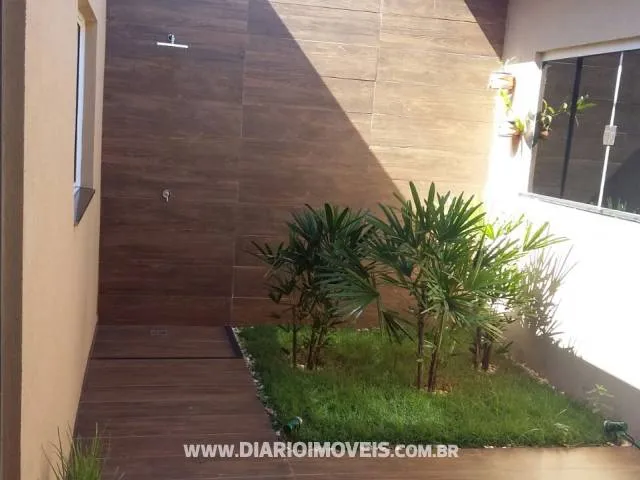 Casa à venda — foto 1 de 5