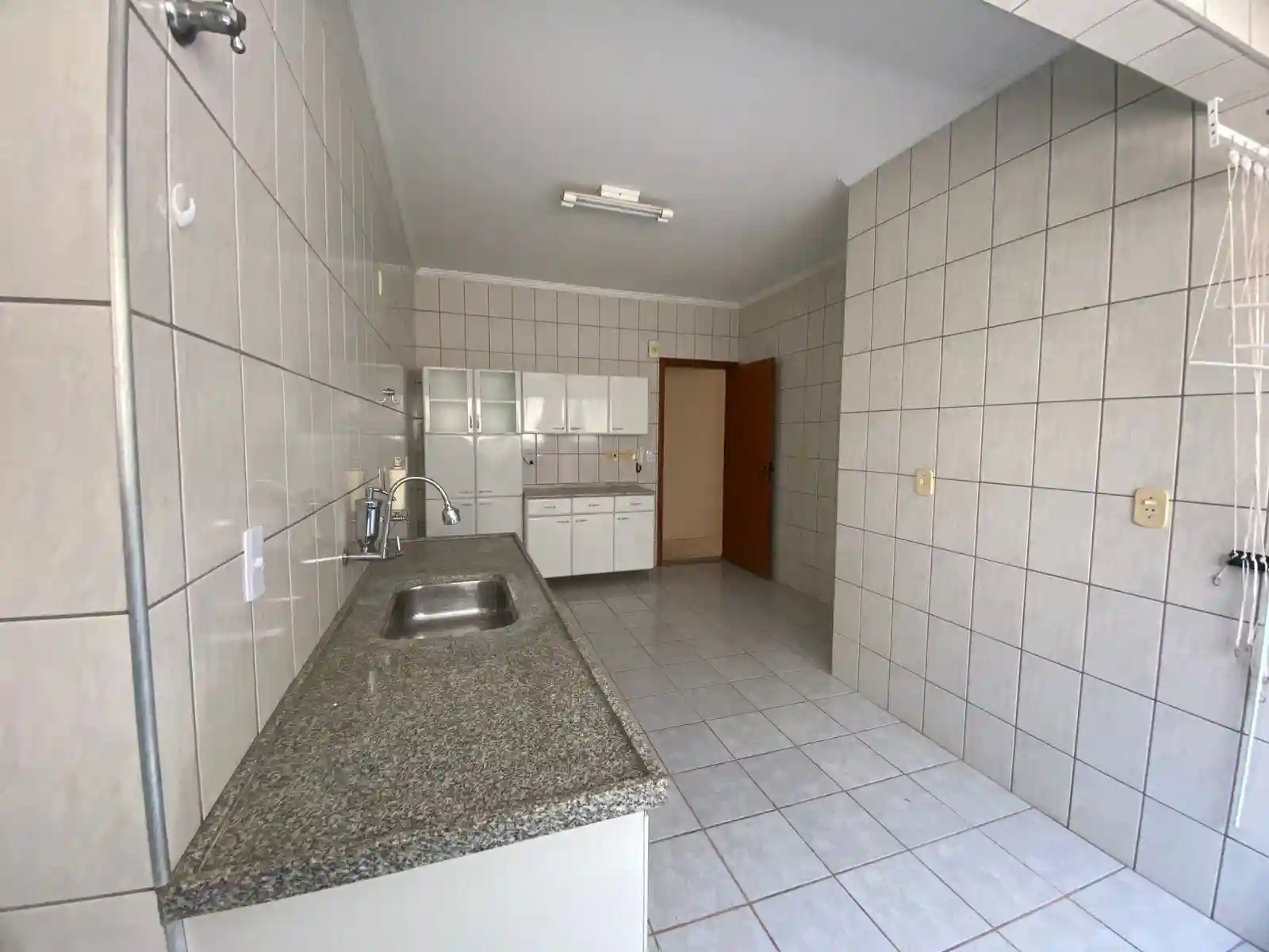 Apartamento com 2 quartos à venda, 76m² — foto 2 de 12