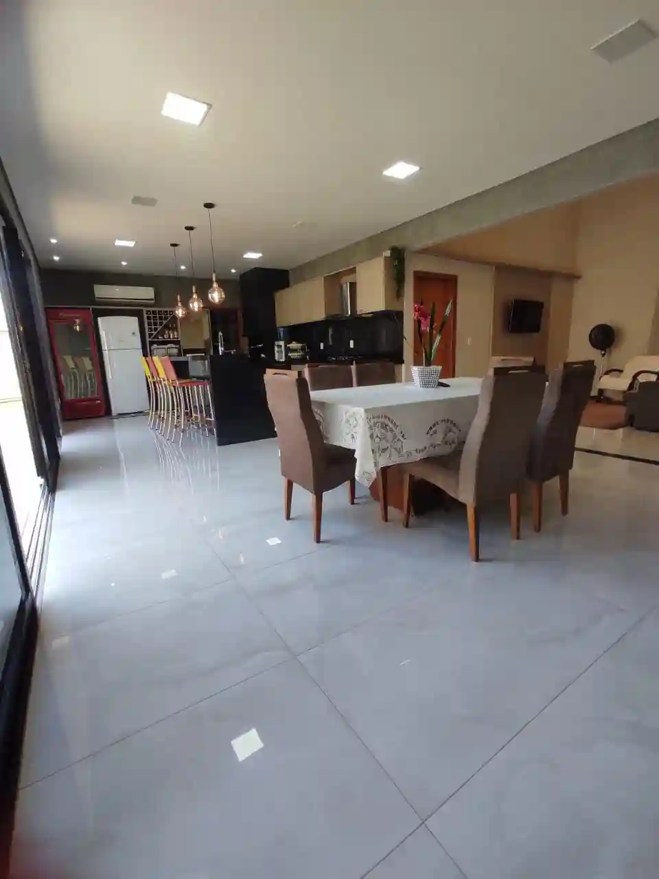 Casa de Condomínio com 3 quartos à venda, 232m² — foto 8 de 23