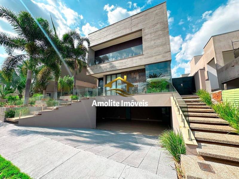 Casa de Condomínio com 4 quartos à venda, 540m² — foto 2 de 32