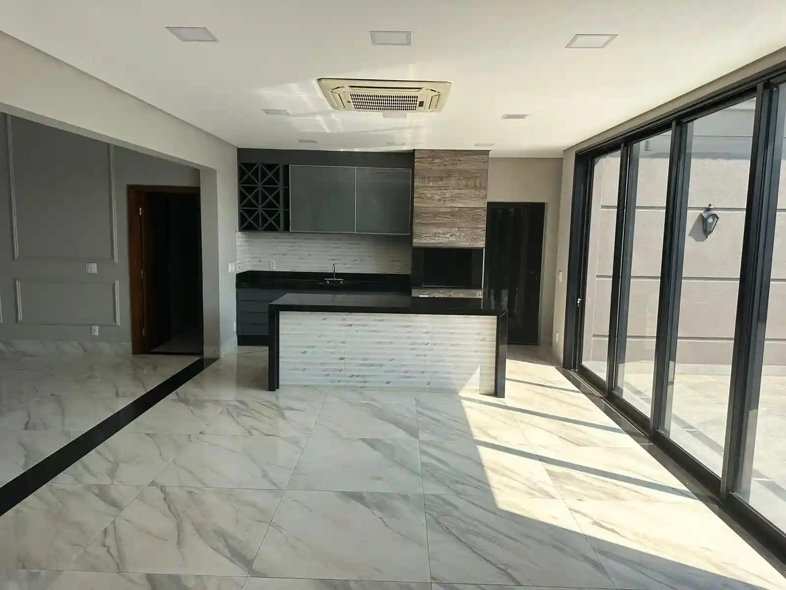 Casa de Condomínio com 3 quartos à venda, 475m² — foto 2 de 22