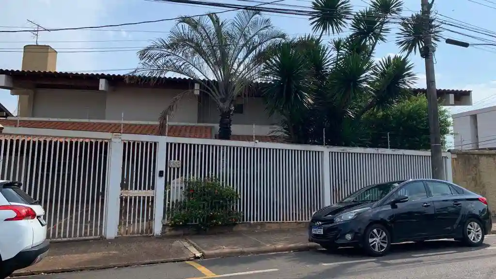 Casa Comercial com 5 quartos à venda, 562m² — foto 2 de 30