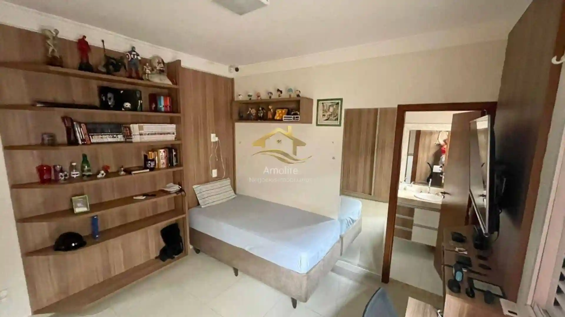 Casa de Condomínio com 4 quartos à venda, 284m² — foto 17 de 35