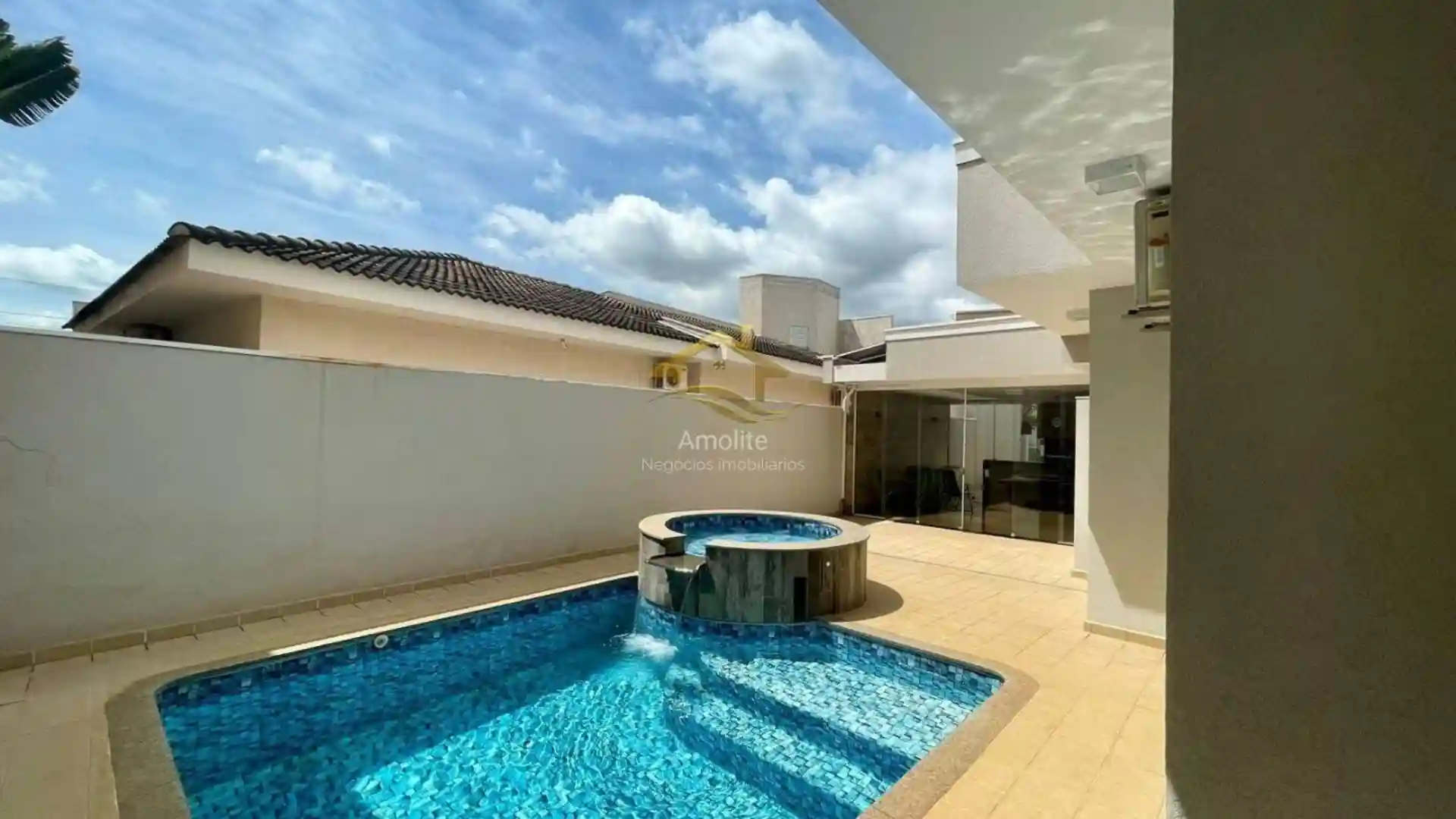 Casa de Condomínio com 4 quartos à venda, 284m² — foto 4 de 35